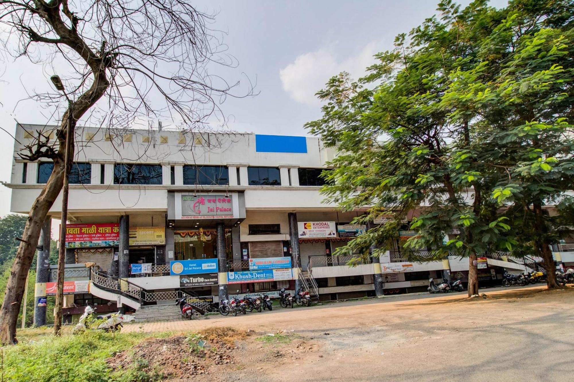 OYO 76714 Hotel Sri Jai Palace Nashik Bagian luar foto